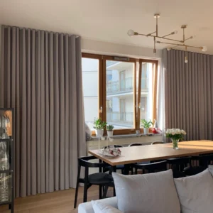 Czy warto inwestować w dekoracje okienne na wymiar